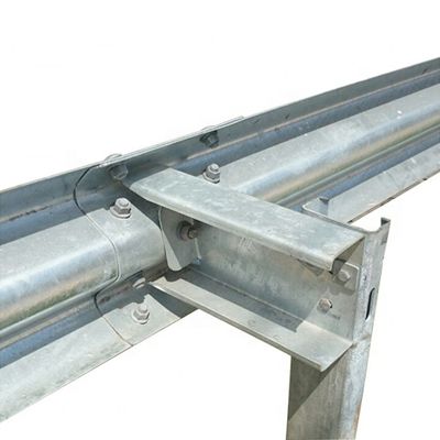 高速道路 防護護線 衝突防護 防腐塗装付き熱浸しガルバニズムブロック