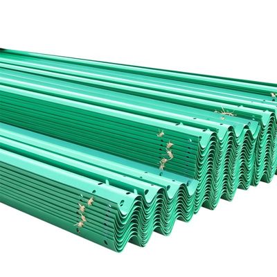 道路安全 W ビーム スチール 高速道路 防護レール PVC 覆い表面の交通障壁