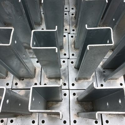 AASHTO M180 屋外警備用のホットディープガルバナイズドハイウェイガードレイルフレンズポスト