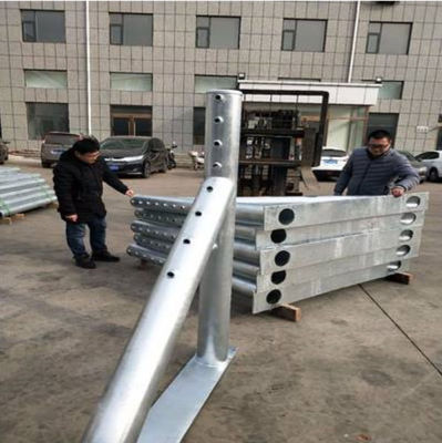 道路 ワイヤー・ロープ 障壁 フェンス 水で満たされた道路 障壁 亜鉛で覆われたケーブル 護線
