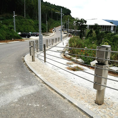 道路安全障壁 柔らかいケーブルガードレイル 熱電粉末塗装