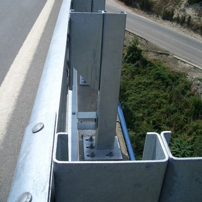 ISO9001 2008 認定 安全な高速道路のための熱浸しガルバネイド波紋梁護線