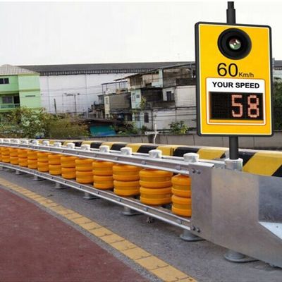 黄色の交通安全高速道路ローラーガードレイル 耐久性向上鋼鉄の壁