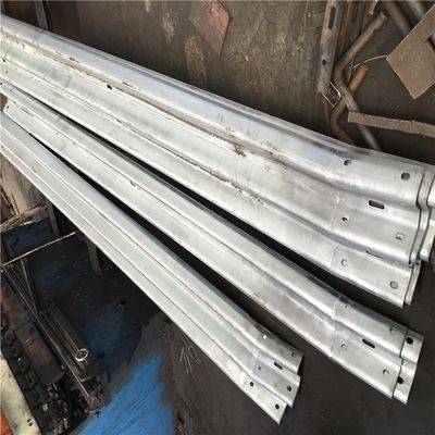 道路の安全性 熱浸しガルバン化護線 ISO9001 2000 証明書付き