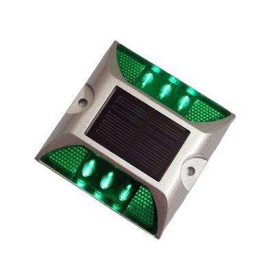 交通安全 Cat Eye アルミ製の道路スタッド 赤い色とPC素材
