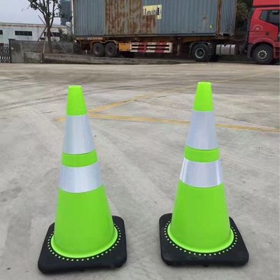 PE プラスティック道路コーン 道路交通の安全性 注目すべきオレンジ色