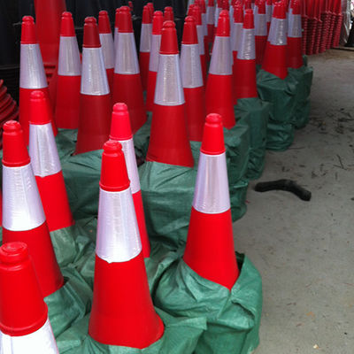 PE プラスチックの道路コーン オレンジ 高可視道路交通コーン