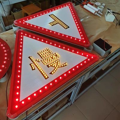 道路安全 アルミニウムシート材料の反射型道路標識板