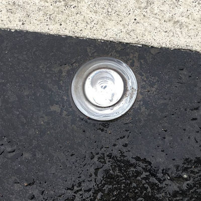 道路安全と改善された視力を確保するためのカスタマイズされたガラス道路反射器