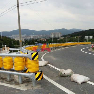 ステンレス鋼のフレームとローラーで,ガルバनाइズド粉末で覆われた道路安全障壁