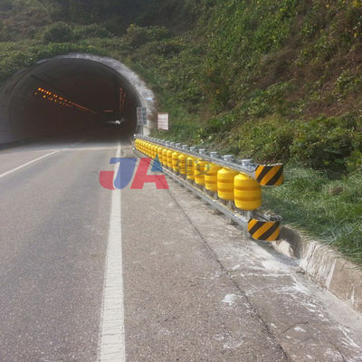 道路交通安全 ローラー回転バリア 防腐塗装付きのローリングガードレイル