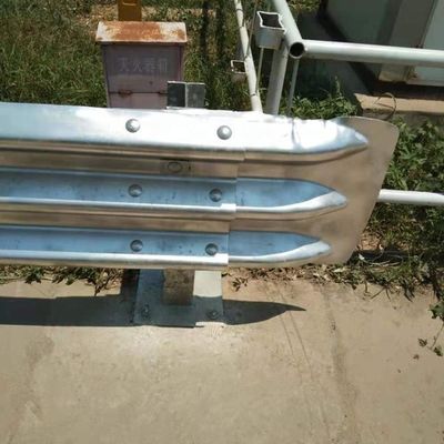 ガルバニズムと粉末で覆われた交通護線 衝突防止鋼魚尾端端末