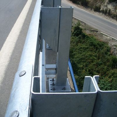 C ポスト ホットディプ 熱電圧 W ビーム 高速道路 道路 安全 鉄 護線 柱