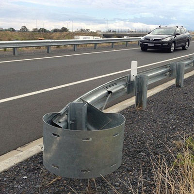 道路安全のためのカスタマイズされたガルバナイズド衝突障壁高速道路ガードレールエンドターミナル