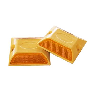 道路安全 プラスチックの四角反射器 赤色LEDのロードスタッド
