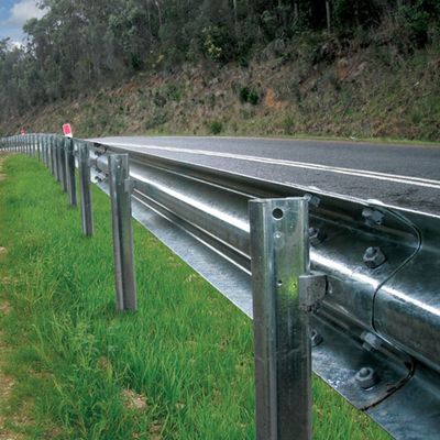 AASHTO M-180 防護レール 設置用の電磁および粉末塗装 H 柱とスペース