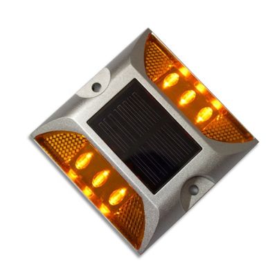 道路標識 道路安全のための太陽光閃光灯 赤 青 黄 白 緑 LED 色