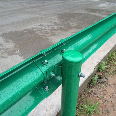Q235 Q345 カスタマイズされた仕様付きのガルバナイズされた鉄鋼高速道路護線支架