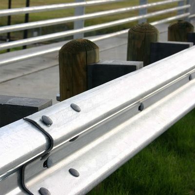 高速道路のガードレールのための,熱電圧および冷たいロールцинク鋼道路フェンス