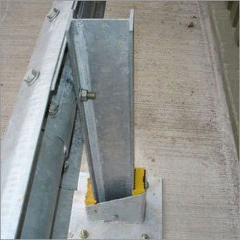 道路交通安全 H セキュリティのためのポスト 亜鉛で覆われたガルバン化鋼 高速道路護線