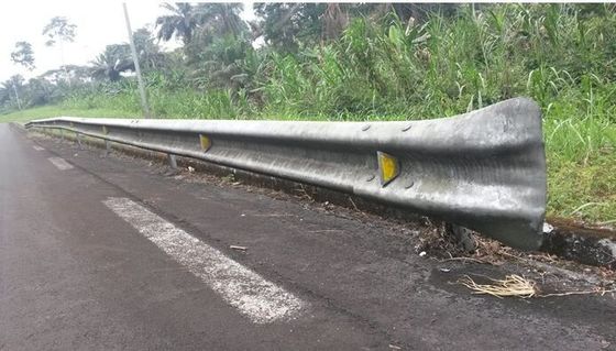 ホットディップガルバン化W ビーム 魚尾端末 屋外警備 高速道路 護線