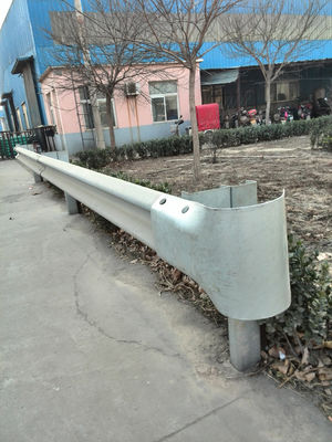 安全障壁 防護線 W線 鉄線 鉄線 高速道路 防護線 ラウンド ターミナル 終点 交通障害