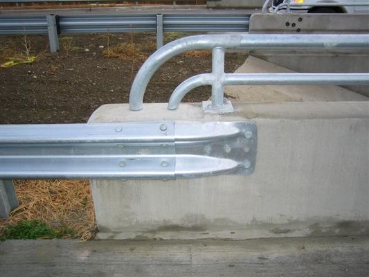 外部セキュリティ 鉄鋼化 W ビーム エンド/トライ ビーム エンド ターミナル エンド 高速道路 護線