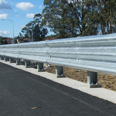 ホットガルバナイズド コールドロール AASHTO M-180 マレーシア 高速道路 護線 道路安全障壁