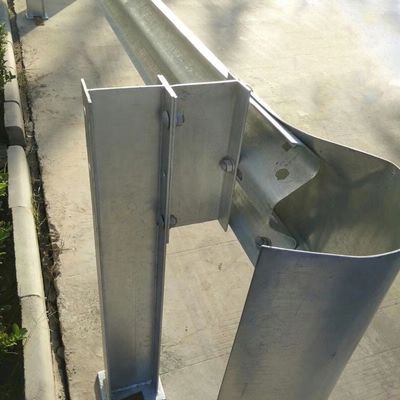 簡単に設置するために,ガルバン化および粉末で覆われたHポスト 高速道路護線フェンス