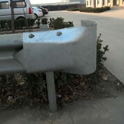 Wビームで覆われた電圧粉末 高速道路 防護レール 衝突障害ターミナル 丸い端