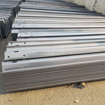 U Post And U Spacer 高速道路護線 アンゴラのAASHTO M-180規格に準拠する