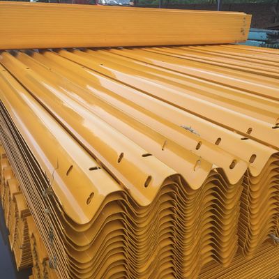 道路安全 550g シンクコーティング カーラージュされた高速道路ガードレール パーソナライズされたデザイン