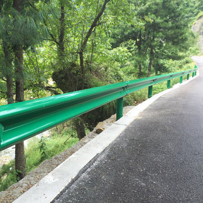 道路安全 550g シンクコーティング カーラージュされた高速道路ガードレール パーソナライズされたデザイン