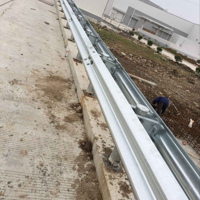 CE/BV/ISO認証の安全性Q235B Q345B 道路保護のための鉄鋼の道路護線