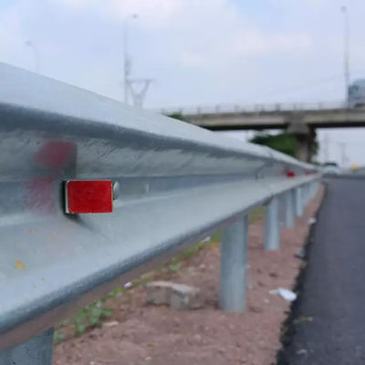 道路安全交通管理システムのためのカスタマイズされたガルバン化高速道路ガードレイル