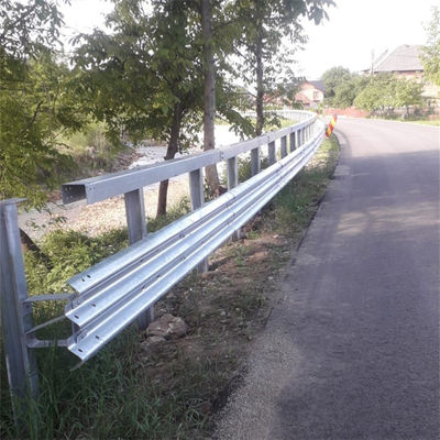 CE/BV/ISO 9001/ISO 14001/ISO 18001 証明書を持つ電磁波梁道路防護欄