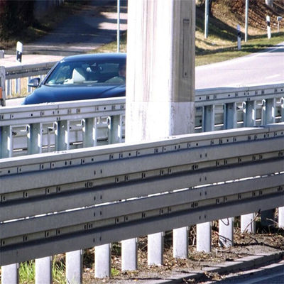 道路交通安全 Q345 ストライプスチールでガルバナイズされた鉄鋼高速道路護線システム