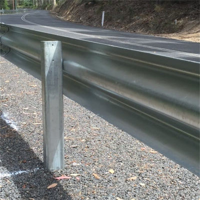 AASHTO M-180 標準および亜鉛コーティング付きの道路安全障壁 W ビームガードレイル