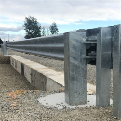 AASHTO M-180 標準および亜鉛コーティング付きの道路安全障壁 W ビームガードレイル