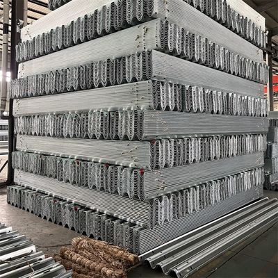 CE/BV/ISO 証明書付き,熱で電圧された冷たい W ビームをロールした道路障壁ガードレイル